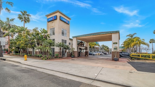 Motel 6 Oceanside, CA Marina / Camp Pendleton