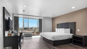 Blackout curtains, soundproofing, iron/ironing board, free WiFi