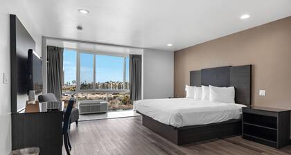 Motel 6 Oceanside, CA Marina / Camp Pendleton