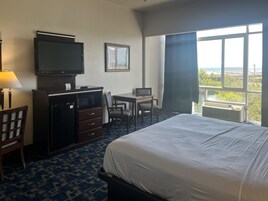 Blackout drapes, soundproofing, iron/ironing board, free WiFi