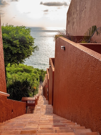 Escaleras. Las Brisas Ixtapa