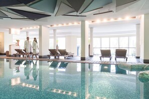 Sauna, hot tub, Turkish bath/hammam, body treatments, hot stone massages