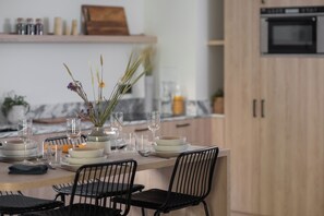 Comfort Apartment | Premium bedding, in-room safe, soundproofing, iron/ironing board - Pepper & Paper Apartments (Paris)