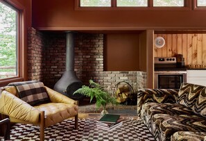 Ferienhütte | Wohnbereich | 32-Zoll-Flachbildfernseher mit Digitalempfang, Fernseher