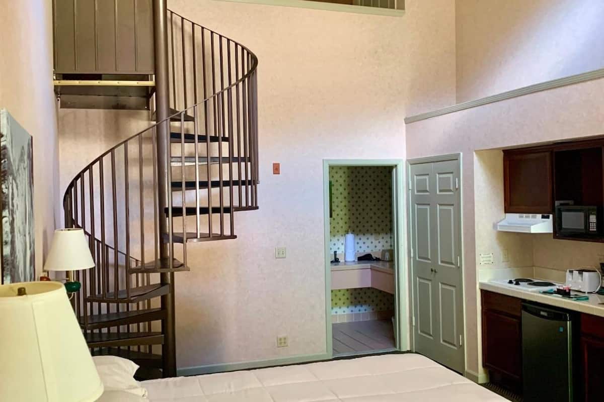 king and queen loft | 1 bedroom, iron/ironing board, wifi, bed sheets