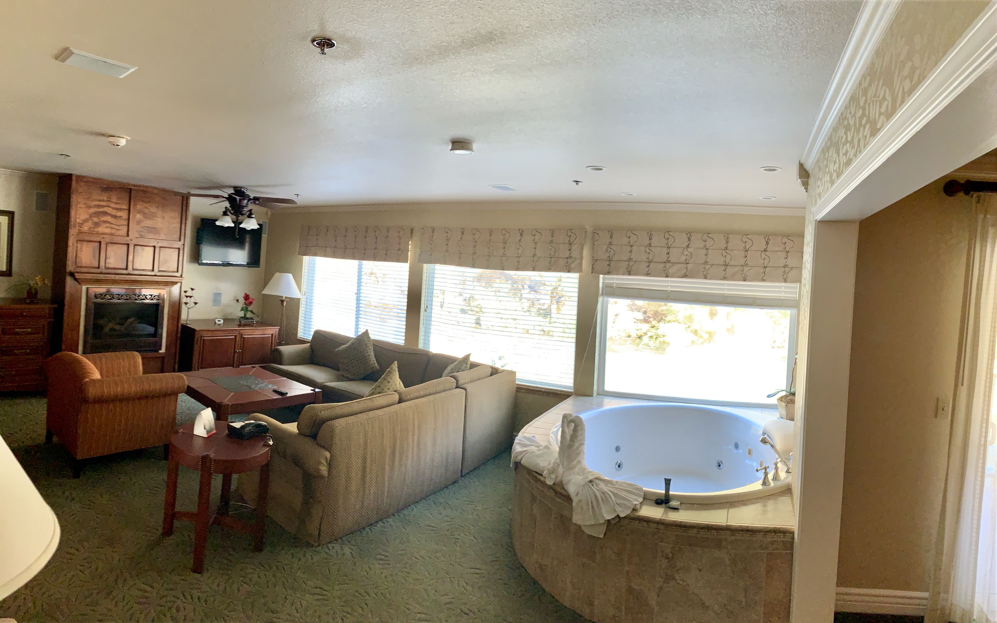 Kamar Mewah, pemandangan sungai | Bathtub spa pribadi