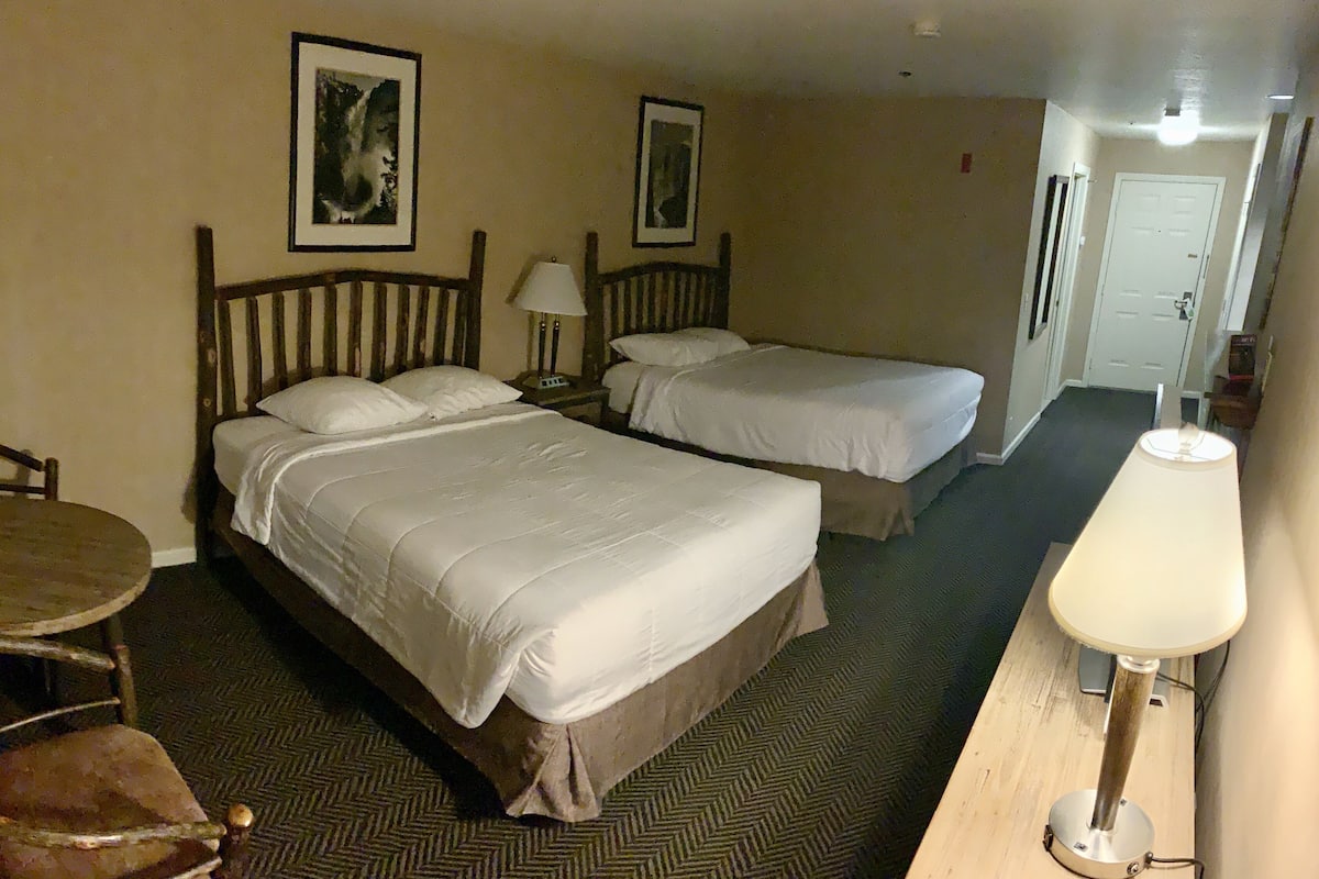 Deluxe-værelse - 2 queensize-senge | 1 soveværelse, strygejern/strygebræt, gratis Wi-Fi, sengetøj