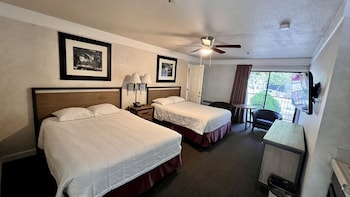 Family Apartment | Iron/ironing board, WiFi, bed sheets at Yosemite View Lodge