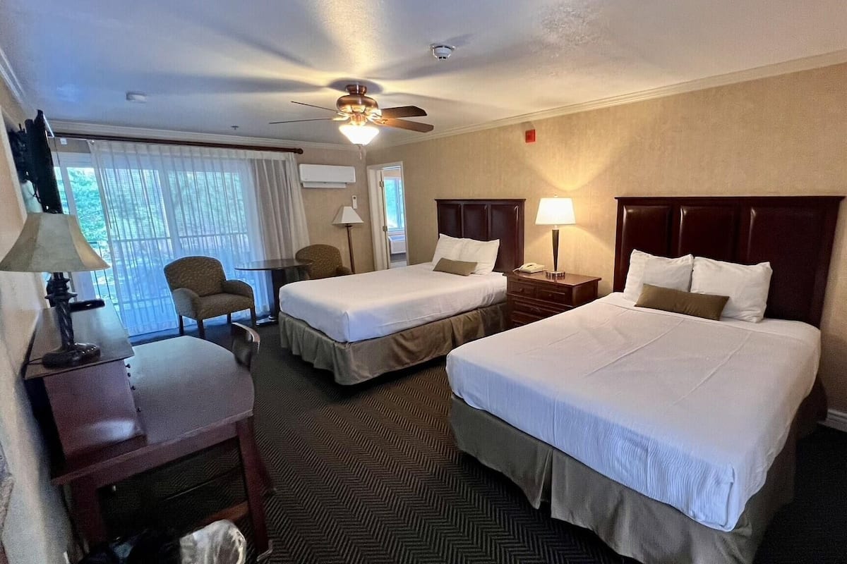 Iron/ironing board, free WiFi, bed sheets