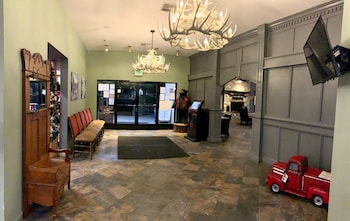 Reception area at Yosemite View Lodge