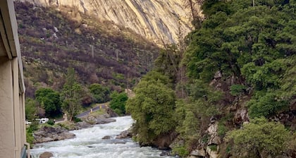 Yosemite View Lodge