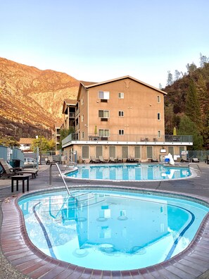 Indoor pool, 3 outdoor pools