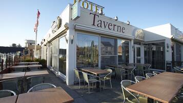 Breakfast, lunch, dinner served; Belgian cuisine