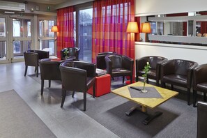 Coin salon dans le hall