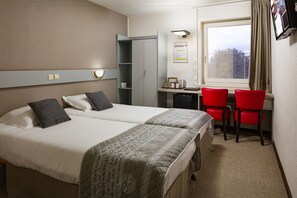 1 dormitorio, minibar (con algunos artículos gratuitos), escritorio