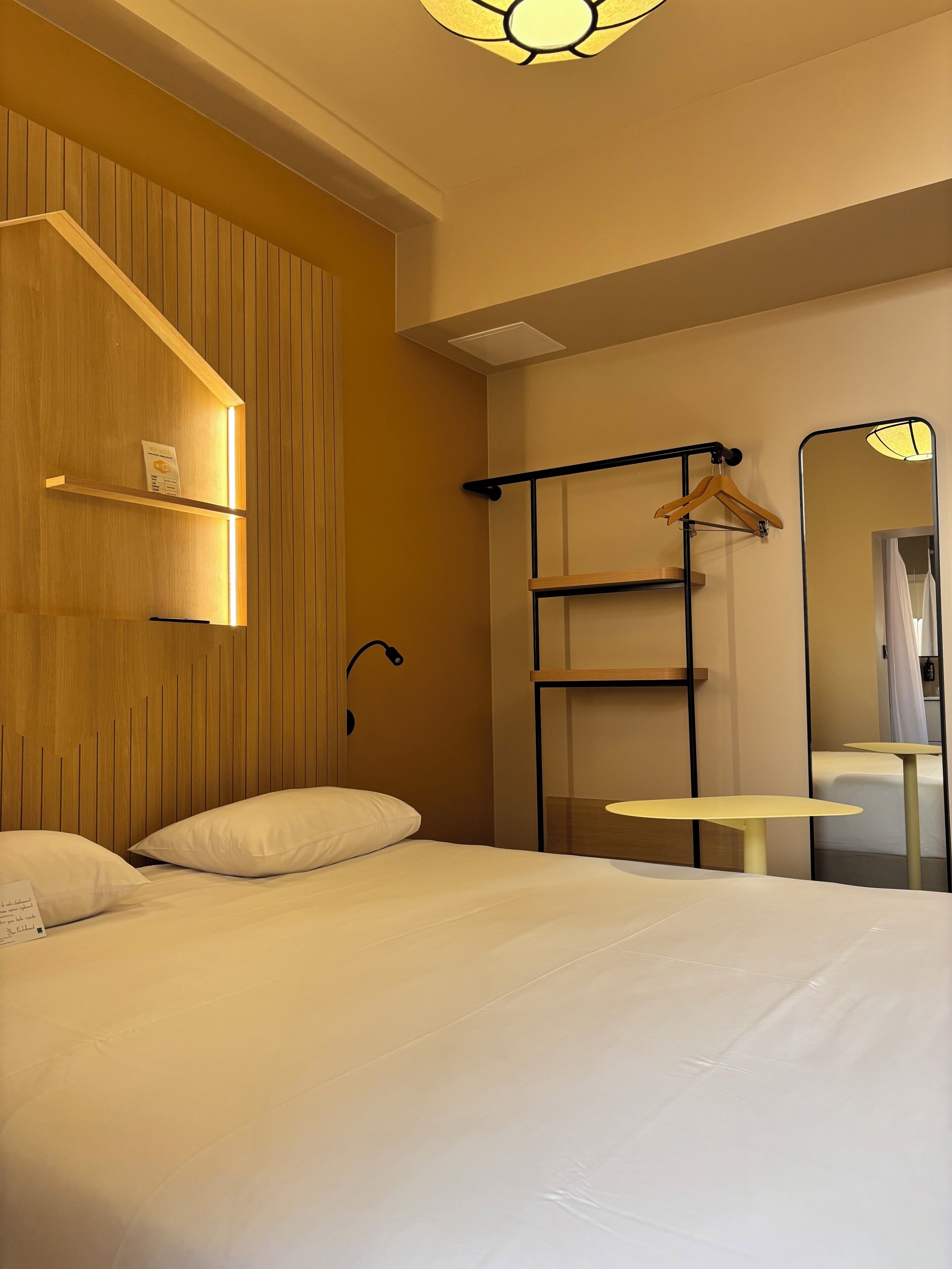 Classic Room, 1 Double Bed, Non Smoking (Small Room) | Premium bedding, in-room safe, desk, laptop workspace