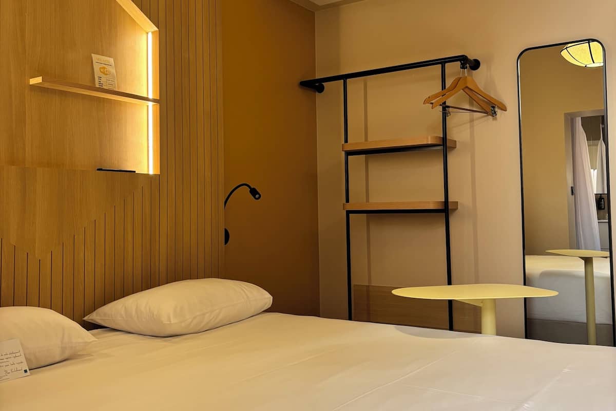 Classic Room, 1 Double Bed, Non Smoking (Small Room) | Premium bedding, in-room safe, desk, laptop workspace