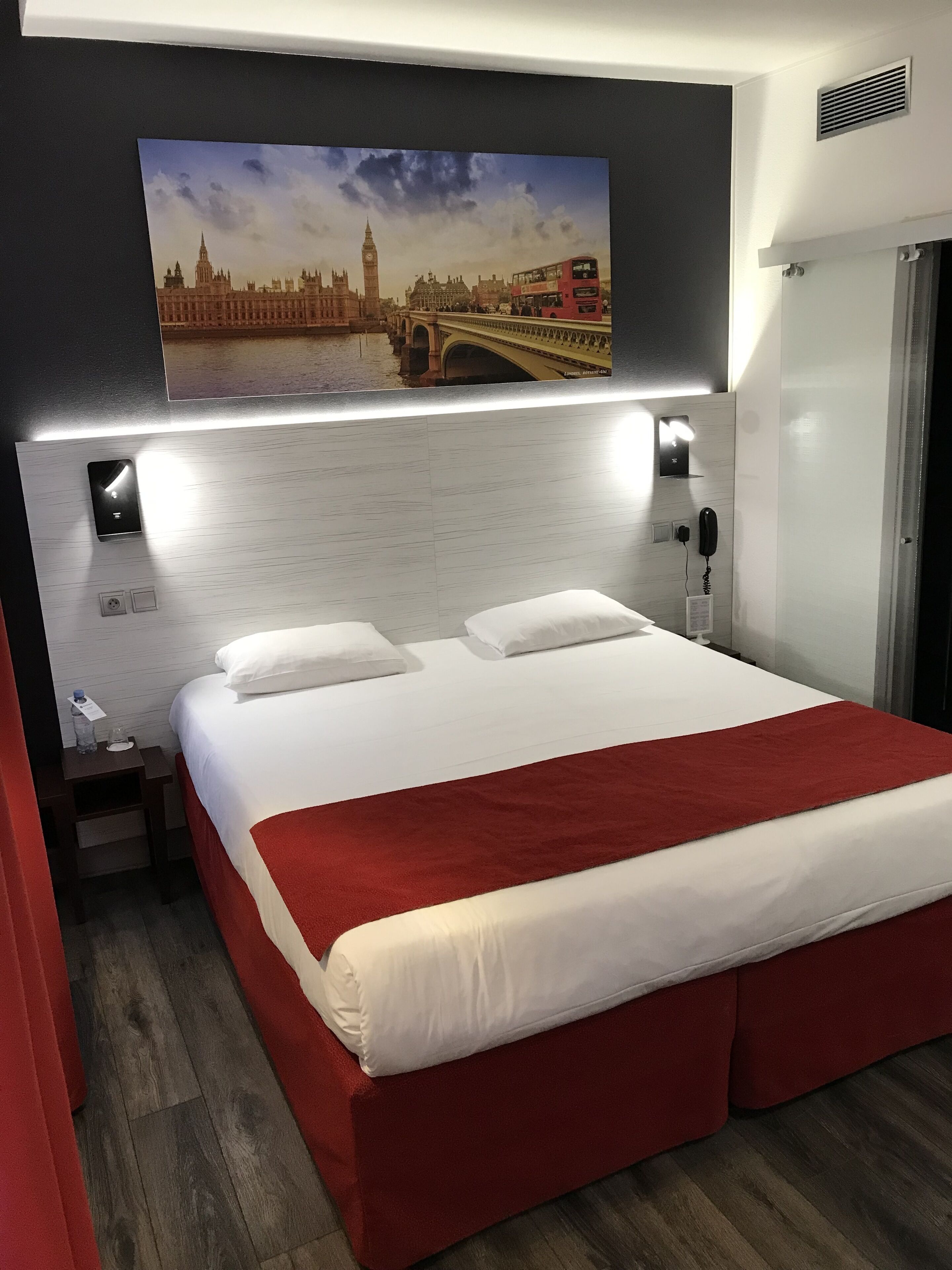 superior room, 1 king bed, non smoking (larger room;twin bed on request) | premium bedding, in-room safe, desk, laptop workspace