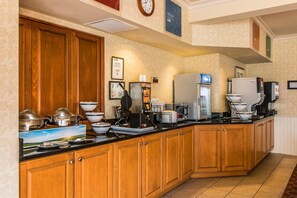 Petit déjeuner buffet compris