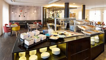 Free daily buffet breakfast