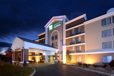 Holiday Inn Express Richmond I-64 Short Pump Area by IHG