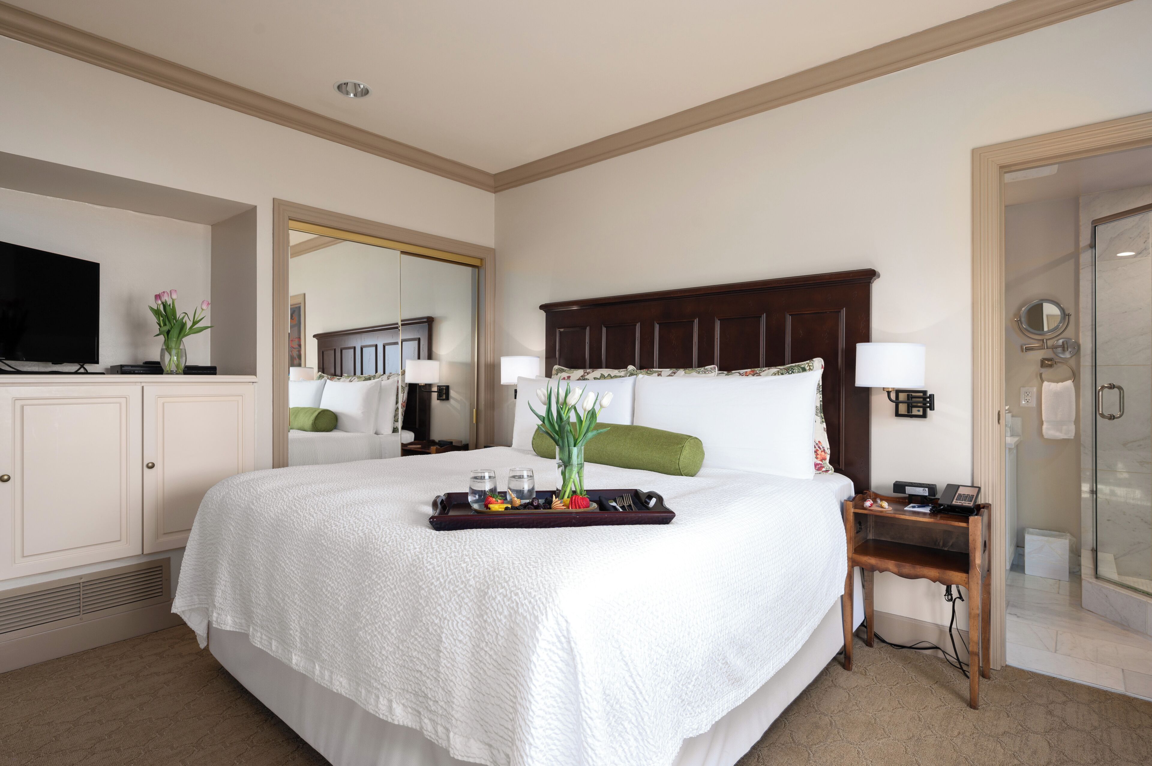 room, 1 king bed, bay view | premium bedding, down duvets, pillow-top beds, minibar