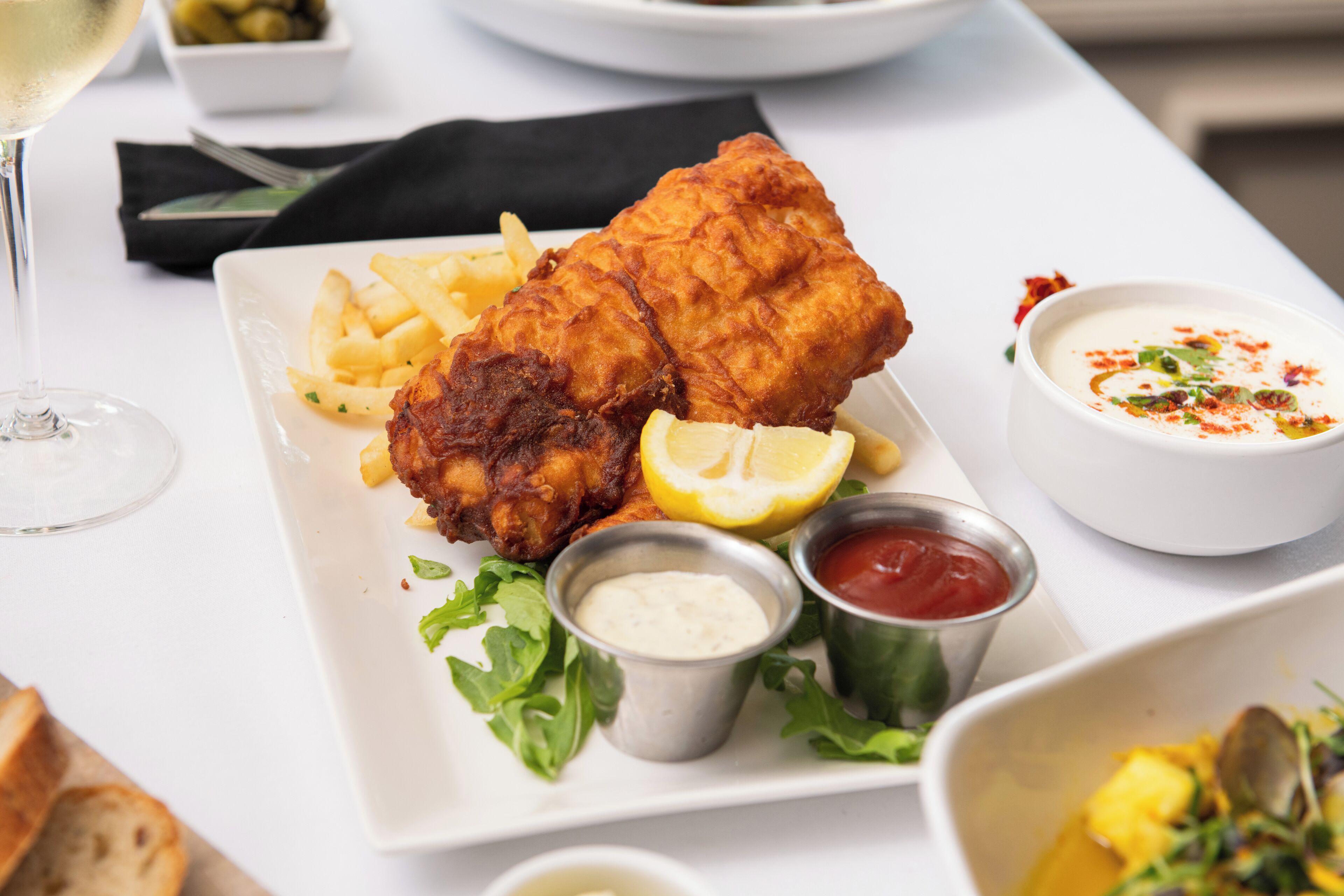 breakfast, lunch, dinner served; american cuisine