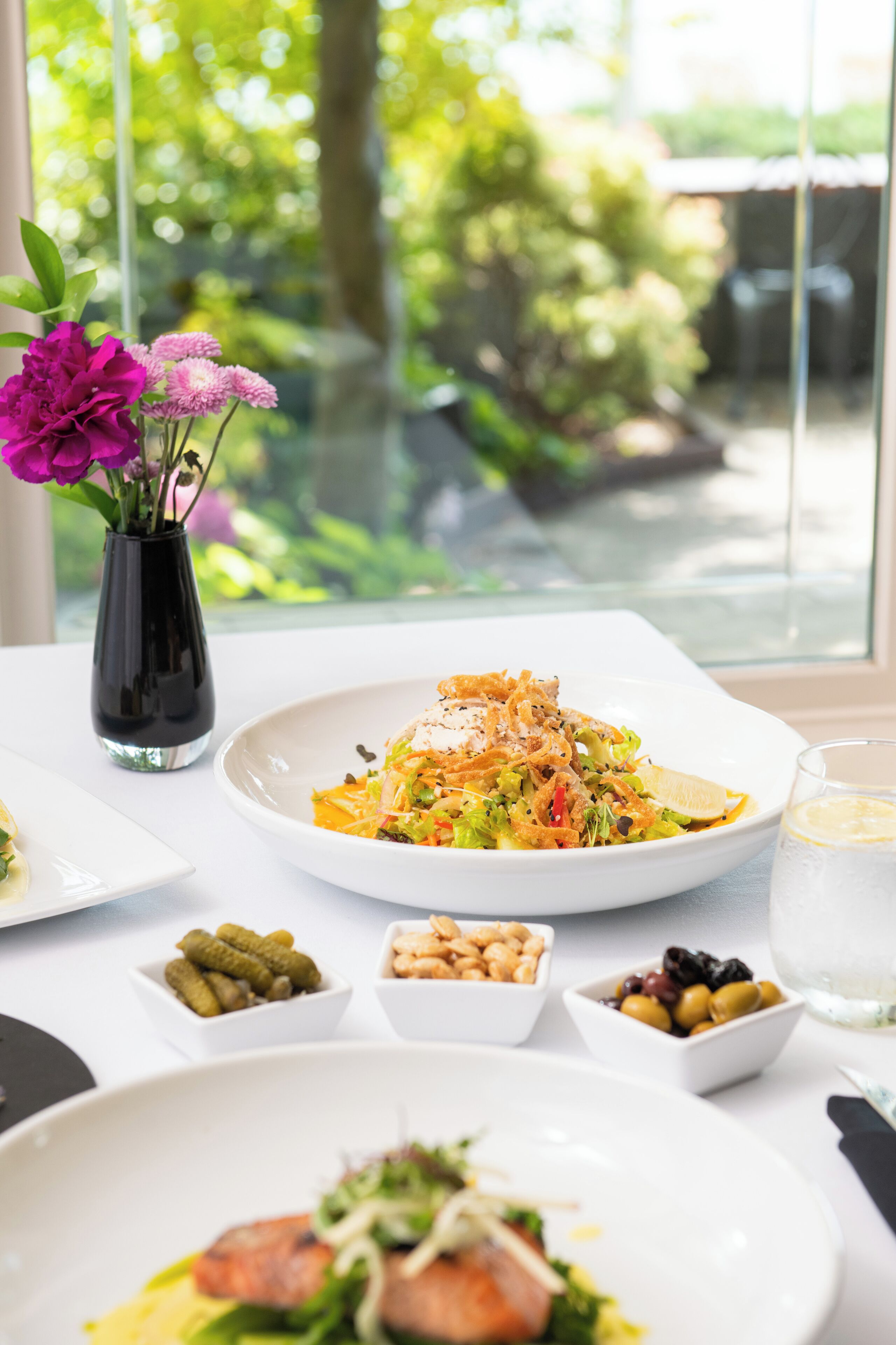 breakfast, lunch, dinner served; american cuisine