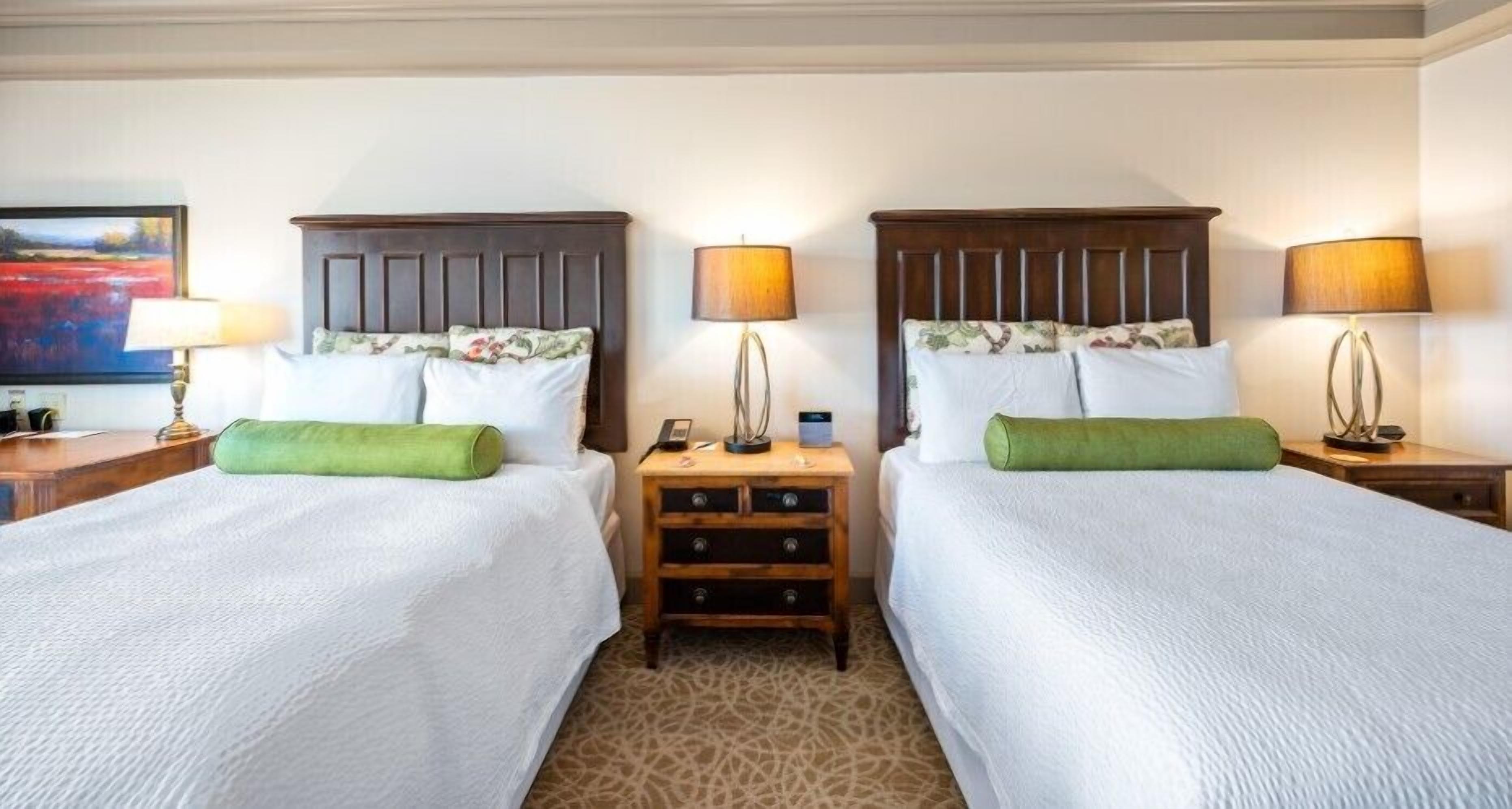 Deluxe kamer, 2 tweepersoonsbedden, uitzicht op binnenplaats | Luxe beddengoed, donzen dekbedden, pillowtop-bedden, een minibar