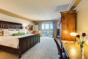 Room, 1 King Bed, Bay View | Premium bedding, down duvets, pillow-top beds, minibar