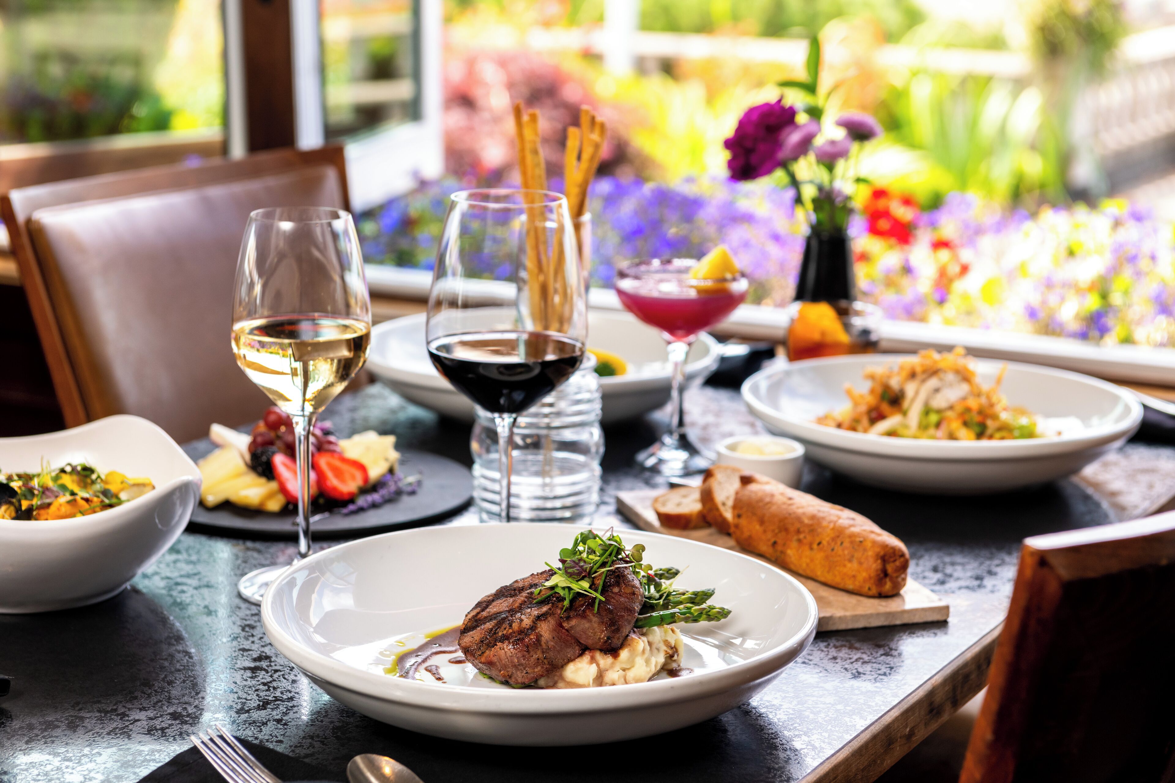 breakfast, lunch, dinner served; american cuisine