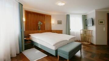 Allergikerbettwaren, Zimmersafe, Schreibtisch, Verdunkelungsvorhänge