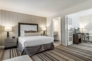 Suite, 1 Queen Bed, Non Smoking | Premium bedding, pillowtop beds, desk, laptop workspace