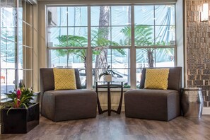 Lobby - Inn Off Capitol Park, an Ascend Collection Hotel (Sacramento)