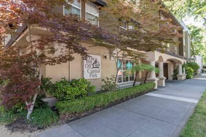 Exterior - Inn Off Capitol Park, an Ascend Collection Hotel (Sacramento)