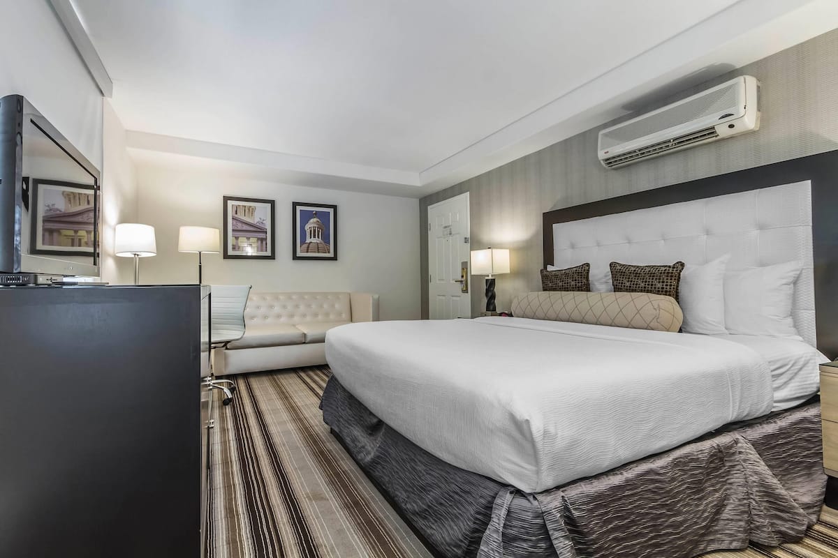 Premium bedding, pillowtop beds, desk, laptop workspace