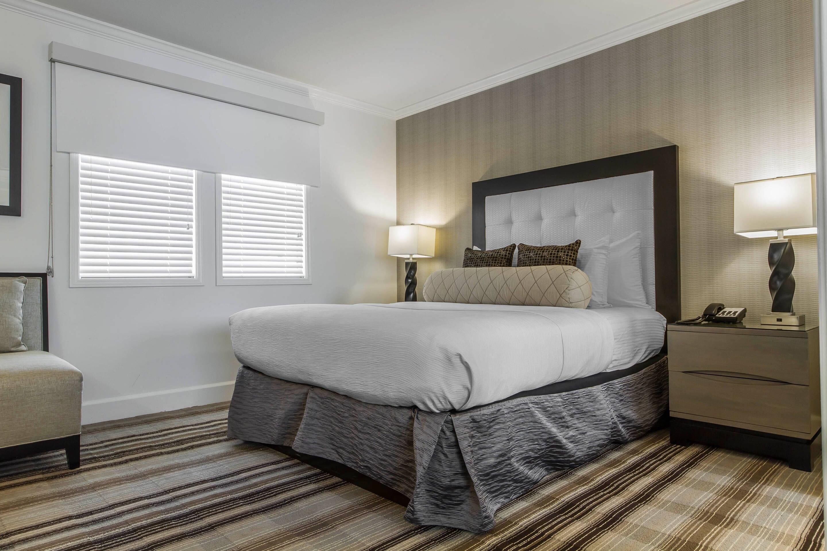 suite, 1 queen bed, non smoking | premium bedding, pillow-top beds, desk, laptop workspace