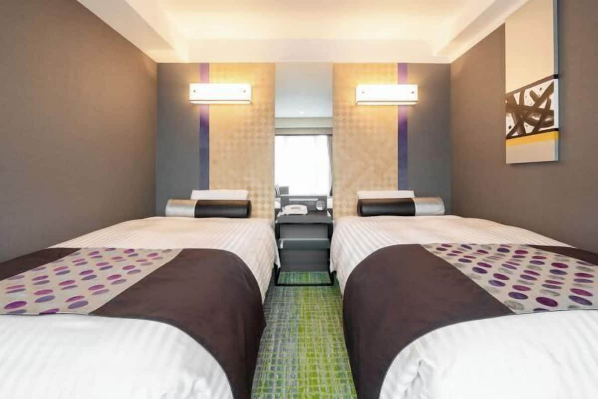 1 habitación, ropa de cama de alta calidad, edredón y escritorio