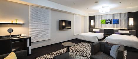 Deluxe Quadruple Room, Non Smoking | Living area