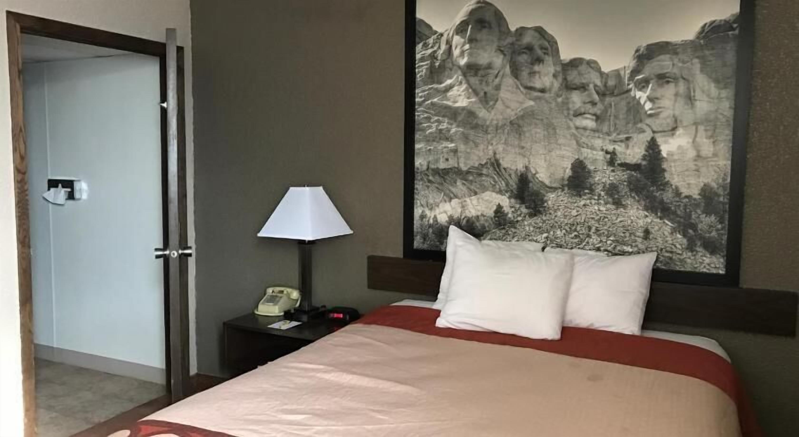 Desk, free cribs/infant beds, free rollaway beds, free WiFi