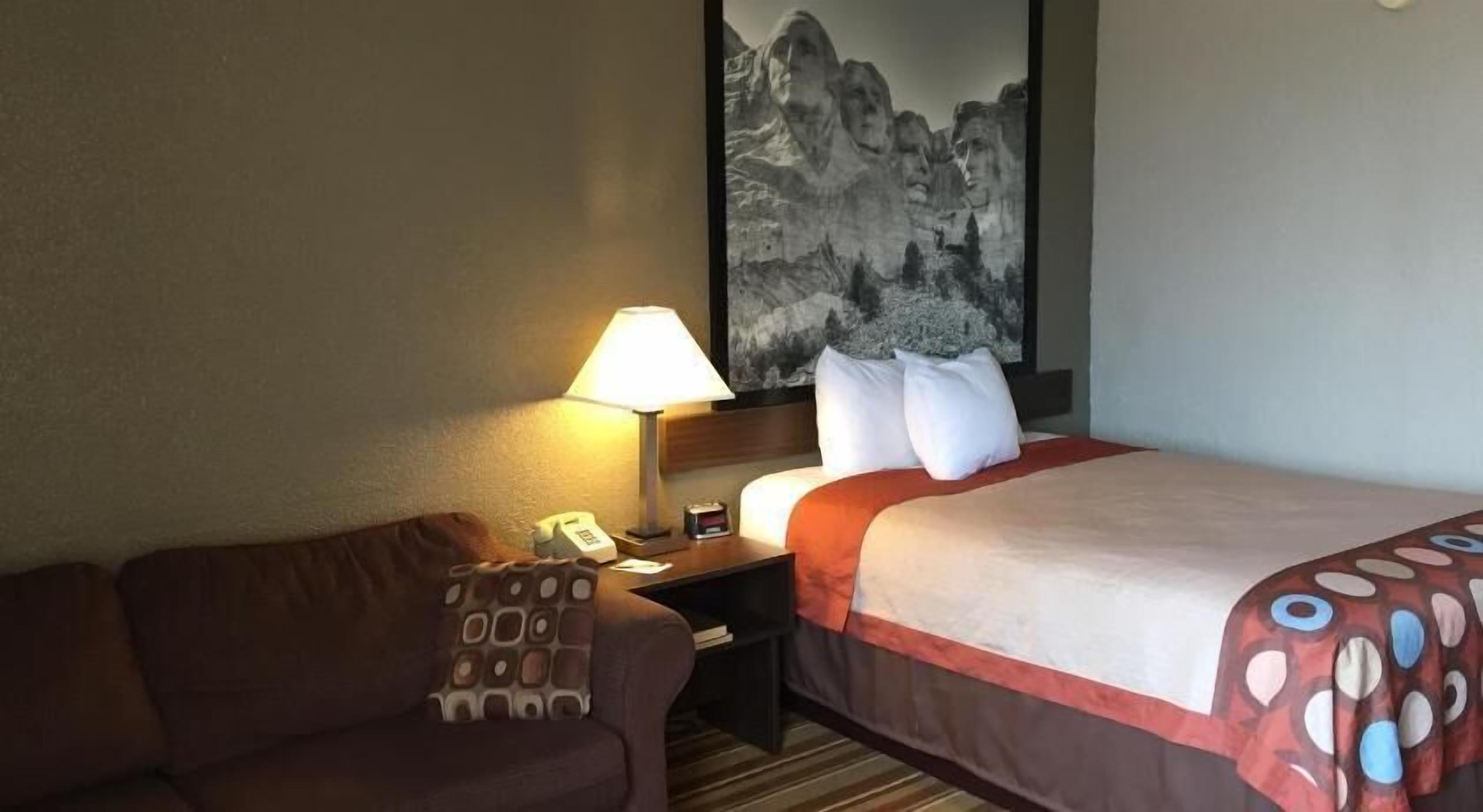 Desk, free cribs/infant beds, free rollaway beds, free WiFi