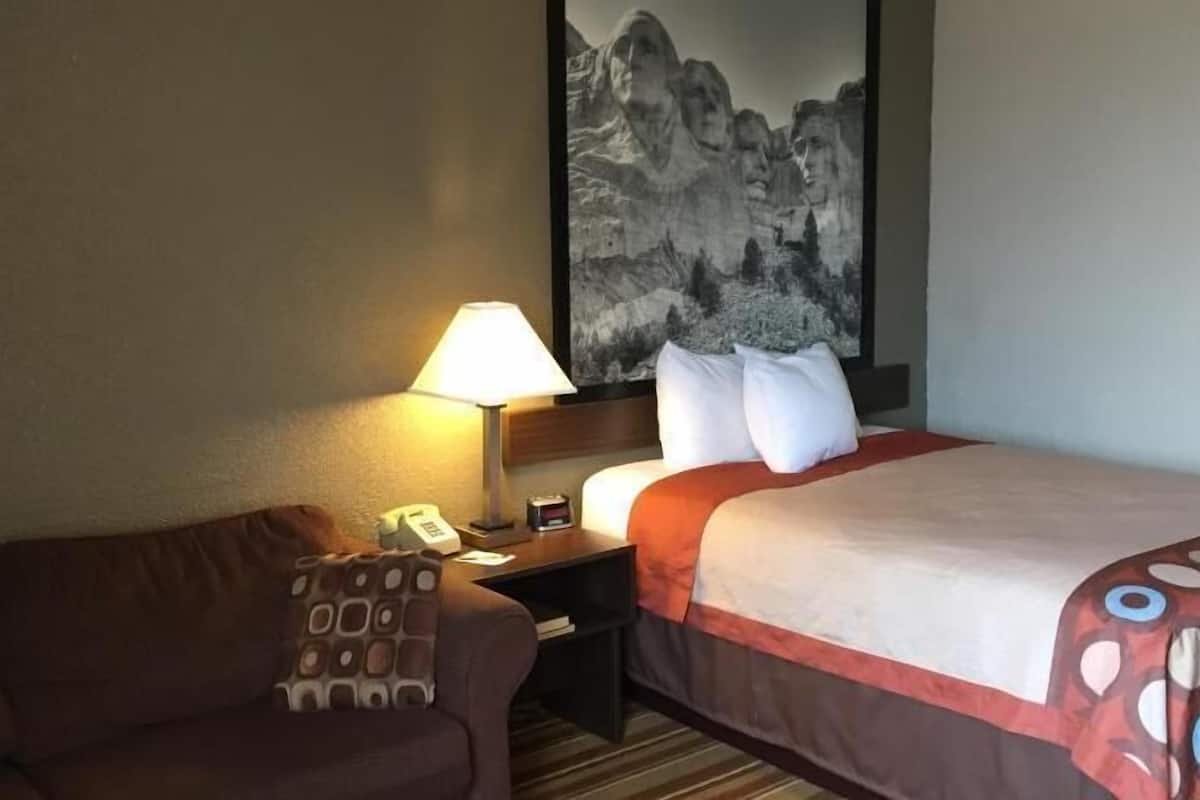 Desk, free cribs/infant beds, free rollaway beds, free WiFi
