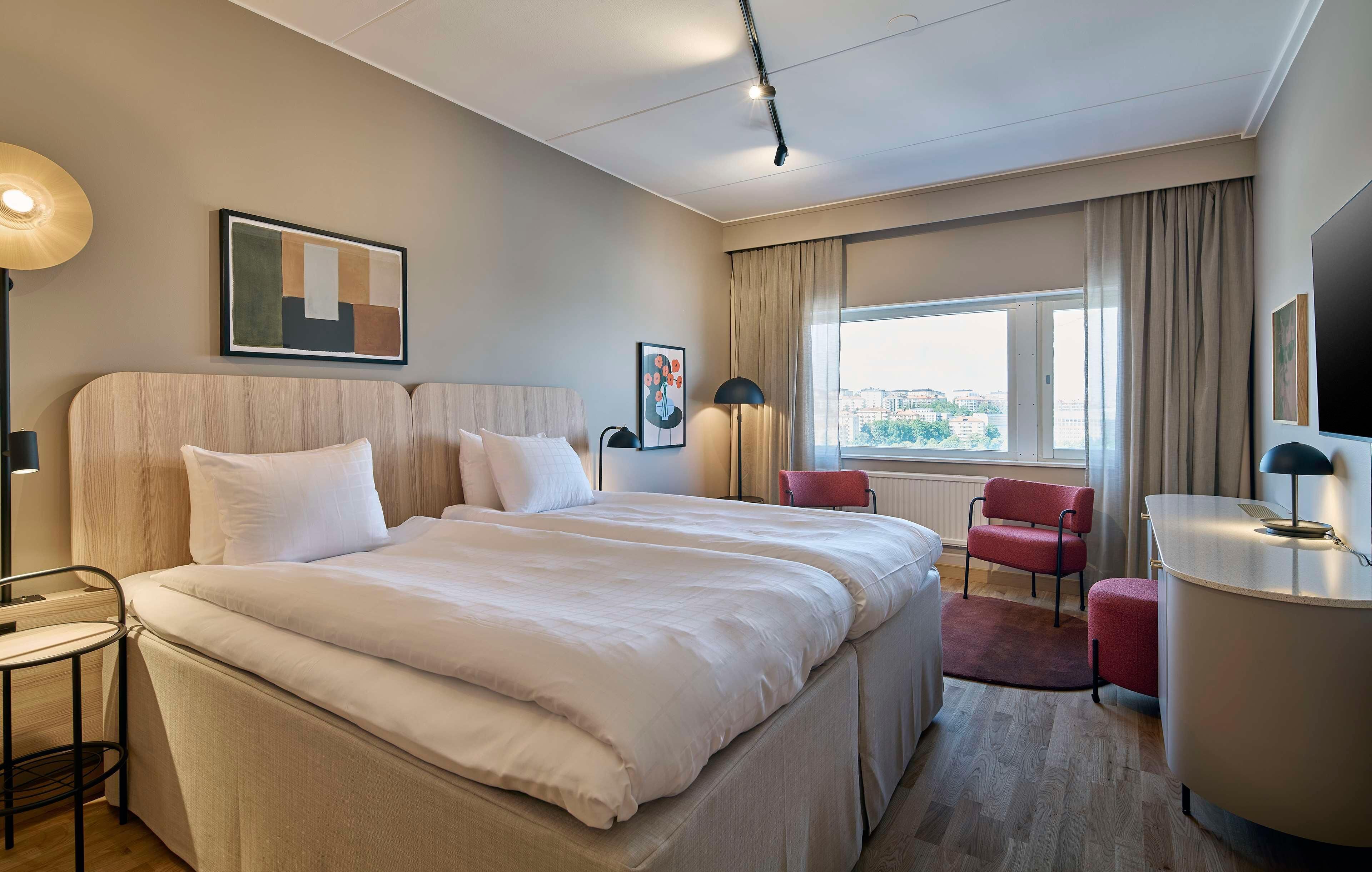 In-room safe, free WiFi, bed sheets
