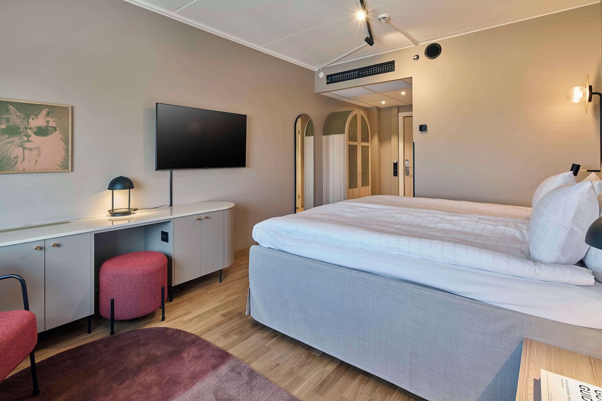 Camera Superior, 1 letto king | 1 camera, una cassaforte in camera, Wi-Fi gratuito, lenzuola