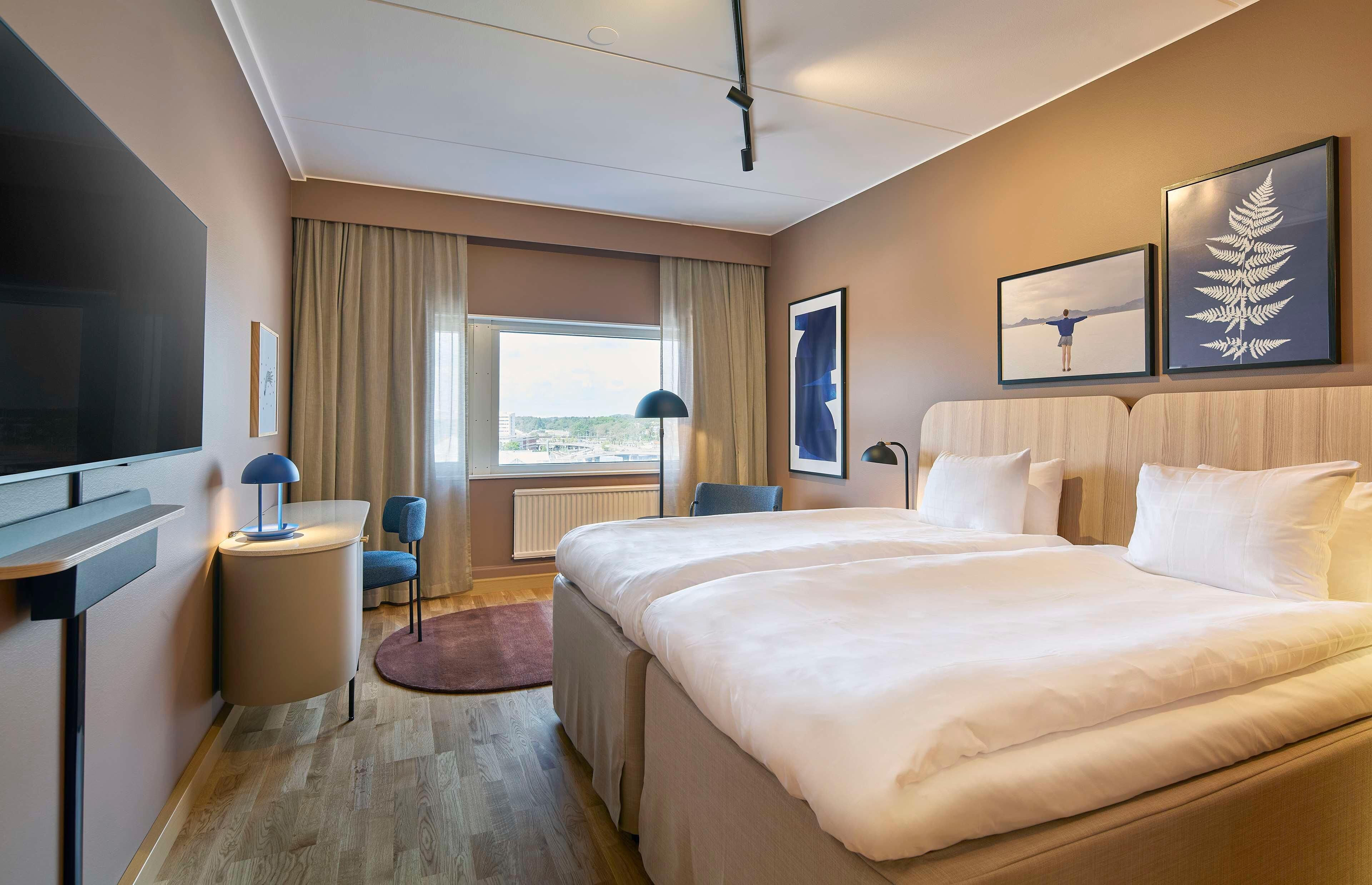 In-room safe, free WiFi, bed sheets