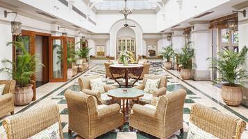 5 ravintolaa, joissa tarjoillaan aamiainen; intialainen keittiö