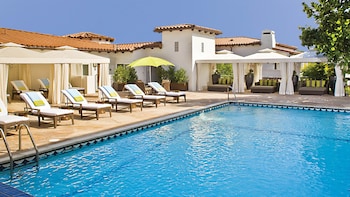2 outdoor pools at Sunset Marquis