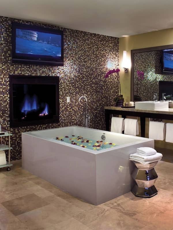 Presidential Villa | Bathroom | Designer toiletries, hair dryer, bathrobes, towels