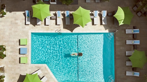 Sunset Marquis