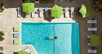 Sunset Marquis